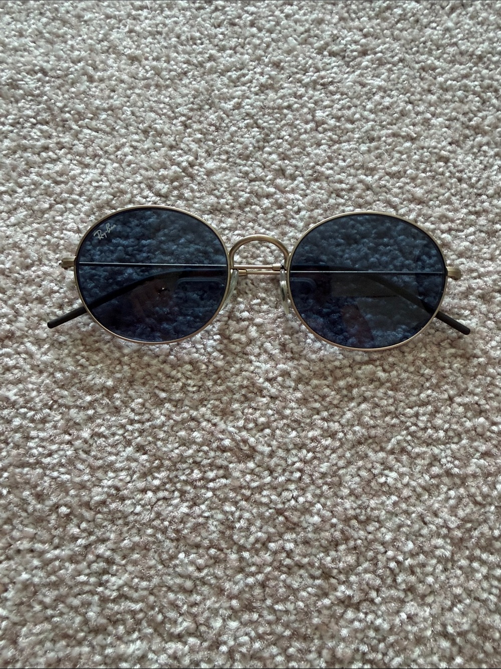Ray-Ban Oval Metal Sunglasses in Silver with Black Lenses